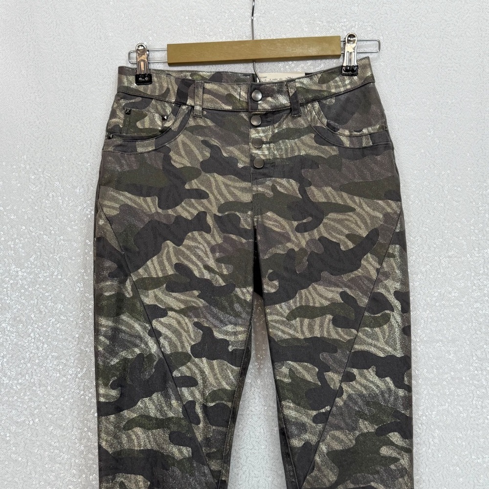 HUE Camo Metallic Skinny Pants Women’s Size Small – Stretchy, Stylish, & Sleek - Picture 2 of 16